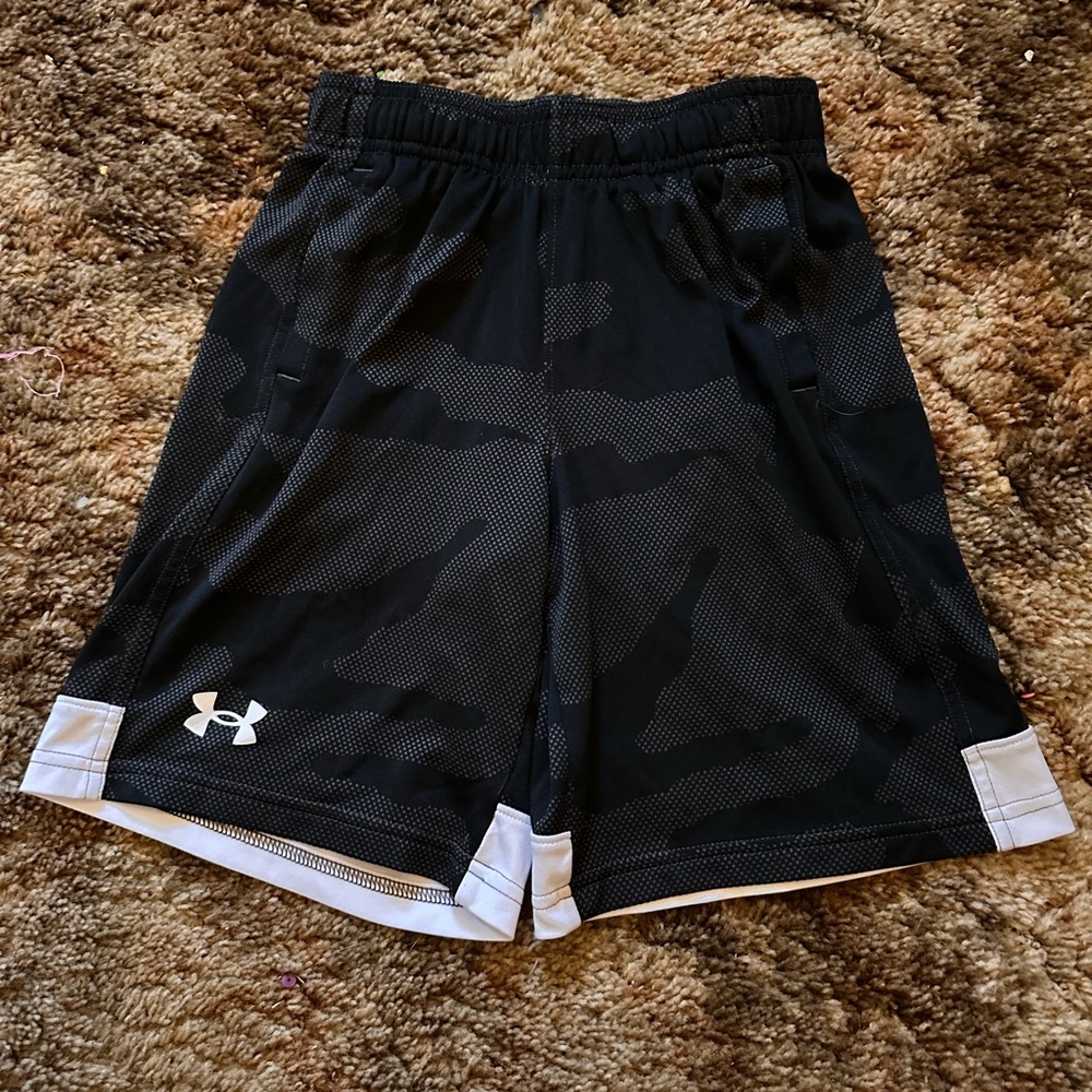 Under Armour shorts size small
